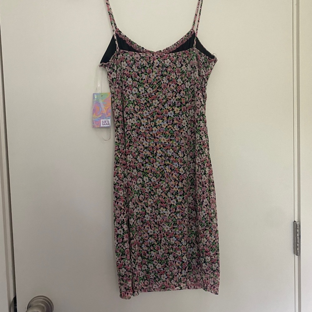 Liz & Sara | Floral Mesh Dress - Picture 5 of 5